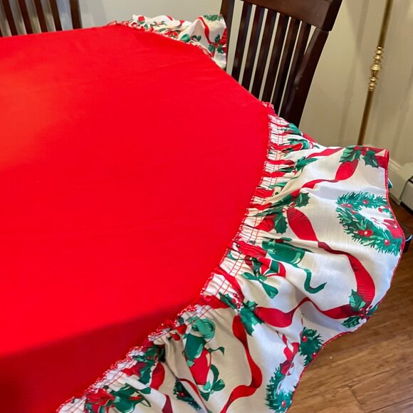 Vintage Red Roung Tablecloth with Christmas Wreath & Candy Cane Ruffle Trim - Picture 4 of 6